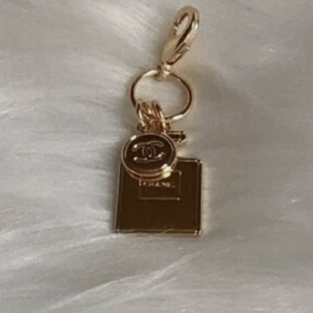 Chanel Gold Keychain Accessory - Picture 4 of 10